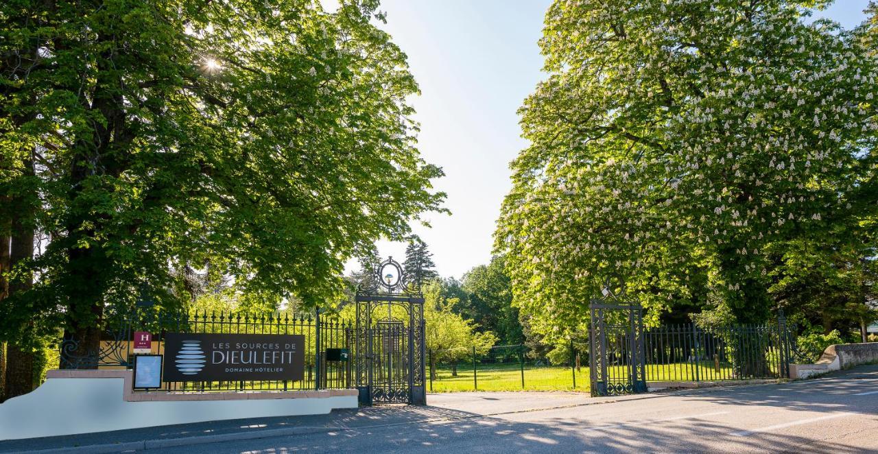Domaine Les Sources De Дюлефи Екстериор снимка